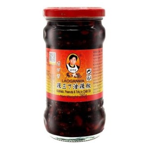 Przejdź do produktu LAO GAN MA sos Kohlrabi Peanut Tofu w oleju Kalarepa Orzechy i Tofu 280g
