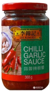 Przejdź do produktu Sos Chili z czosnkiem 368g Lee Kum Kee